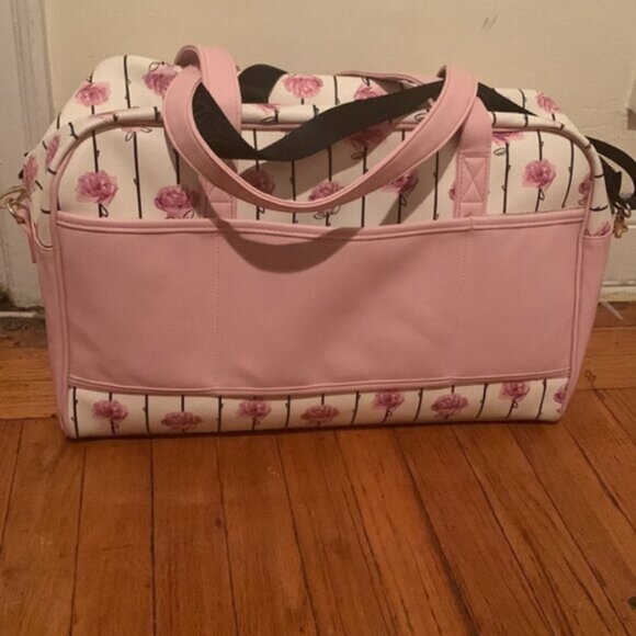 Betsey Johnson Luv Pink Rose Travel Tote duffle bag (doesn’t zip due to broken) - Picture 3 of 11